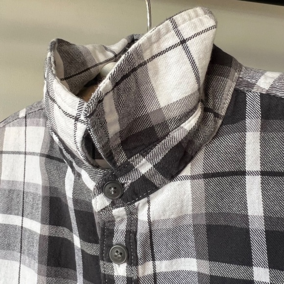 SALE ☘️ COTTON ON gray plaid long sleeve button down shirt - Picture 10 of 15